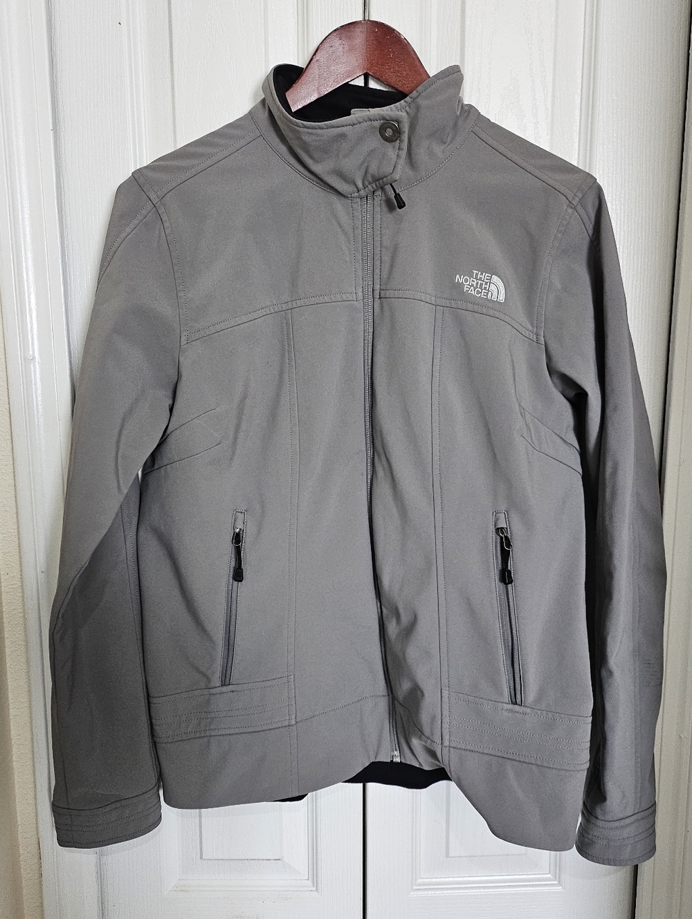 The North Face Women's Softshell Jacket Gray Full Zip Lightweight Outdoor Coat L - Picture 2 of 12